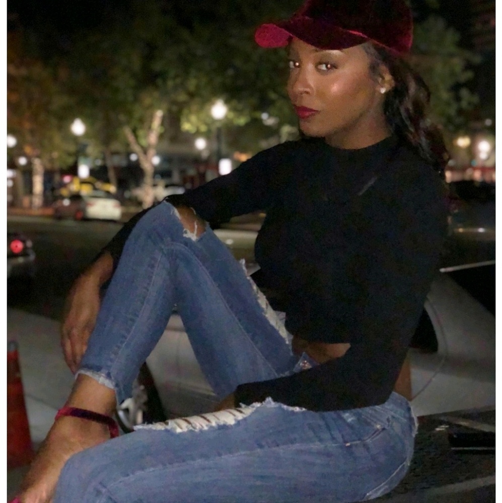 Meet your Posher, Monique